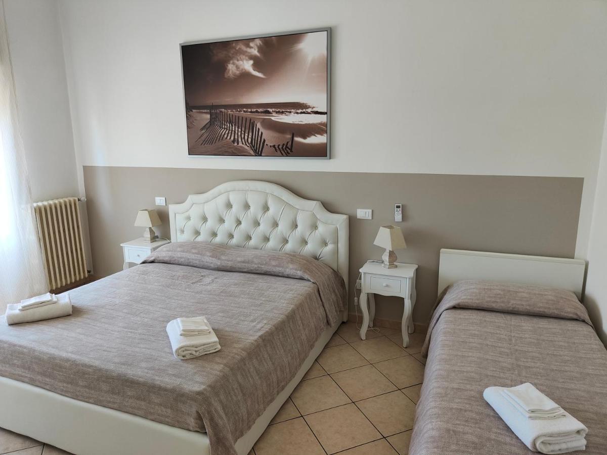 Residence Hotel Vittoria Tirrenia Exterior photo