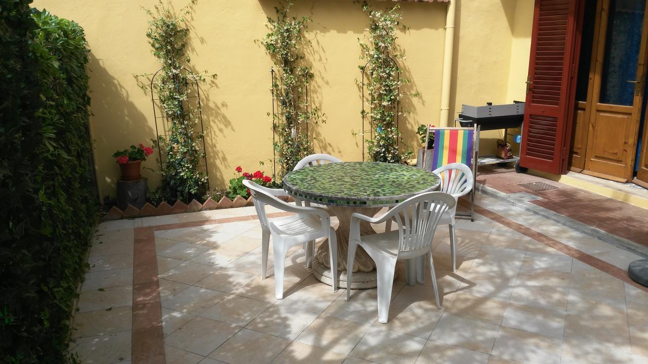 Residence Hotel Vittoria Tirrenia Exterior photo