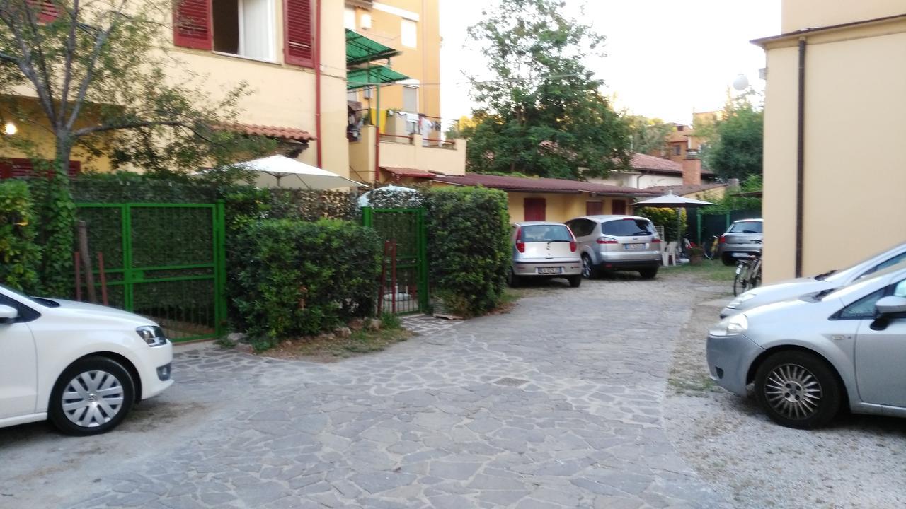 Residence Hotel Vittoria Tirrenia Exterior photo