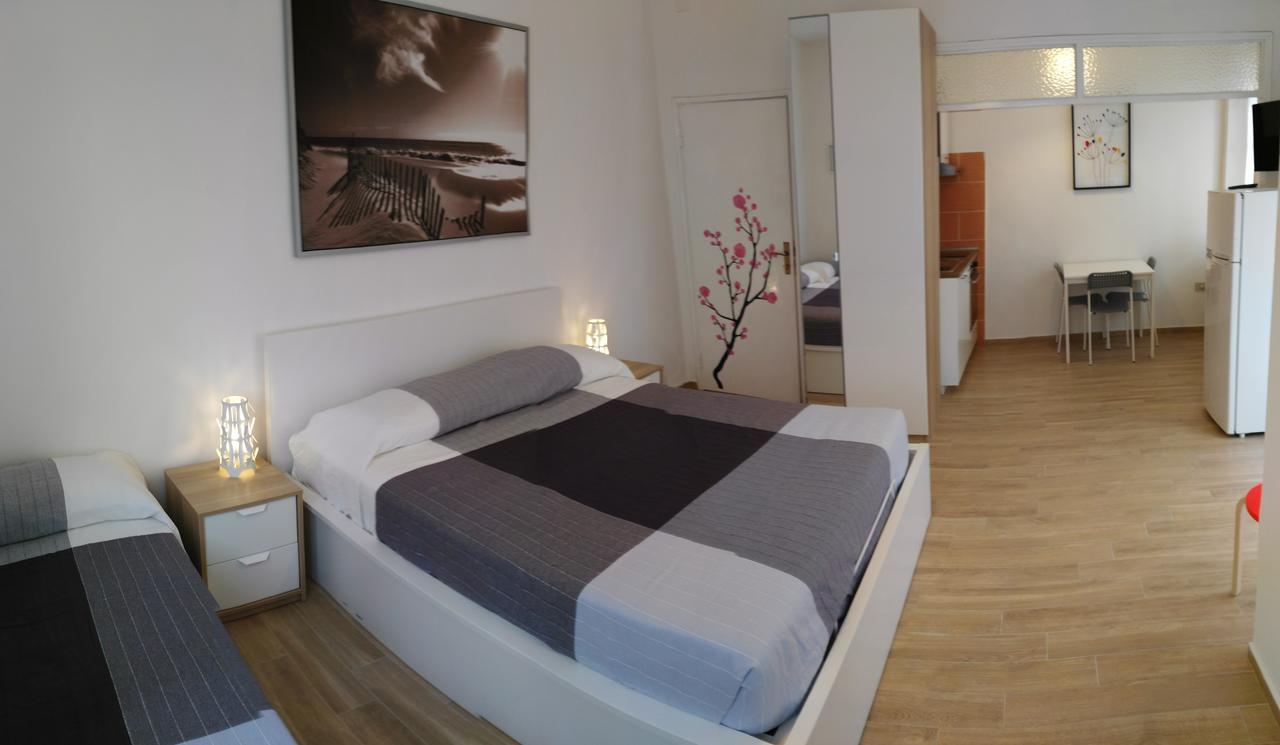 Residence Hotel Vittoria Tirrenia Exterior photo