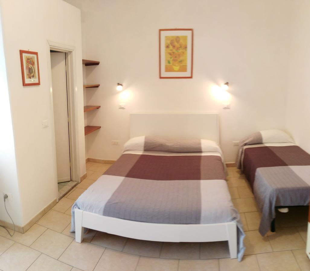 Residence Hotel Vittoria Tirrenia Exterior photo